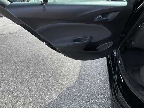 Used 2018 Chevrolet Cruze LT w/ Convenience Package image 21