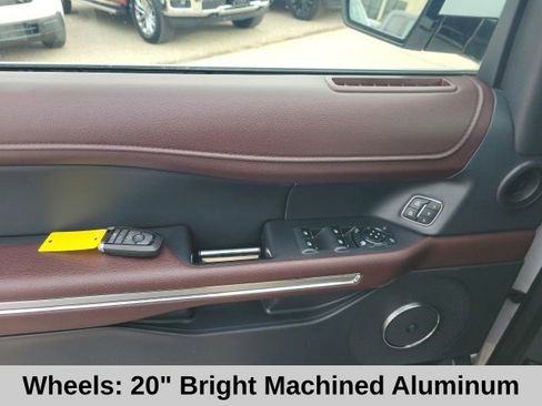 Used 2024 Ford Expedition Limited image 16
