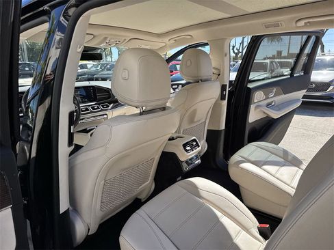 Used 2021 Mercedes-Benz GLS 580 GLS 580 image 35