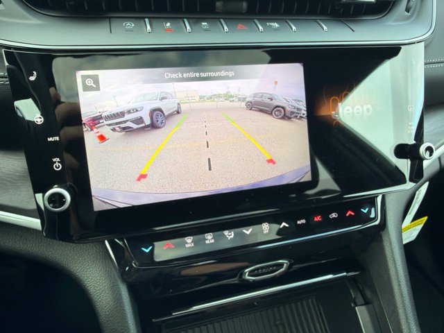 New 2026 Jeep Grand Cherokee Altitude AWD/4WD image 18