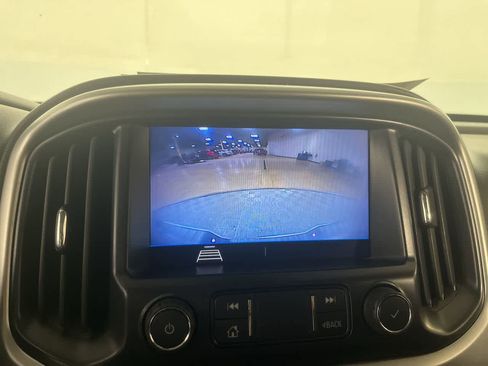 Used 2022 Chevrolet Colorado LT w/ Fleet Safety Package image 19