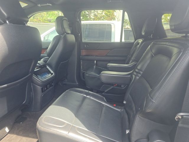 Used 2022 Lincoln Navigator L 4WD image 7