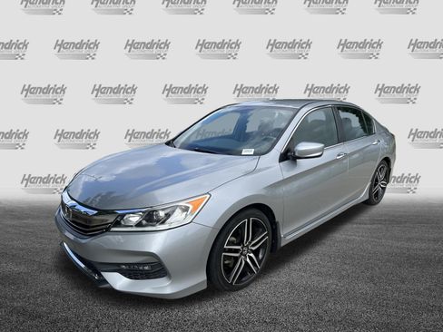 Used 2017 Honda Accord Sport image 5