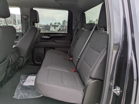 Used 2024 Chevrolet Silverado 2500 LT image 13