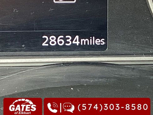 Used 2025 Nissan Versa SV FWD image 4