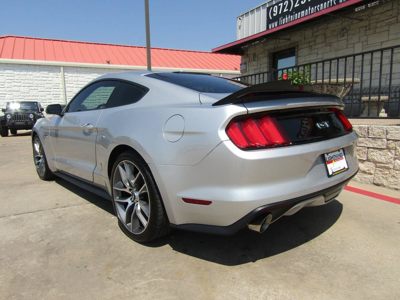 Used 2016 Ford Mustang GT Premium RWD image 3