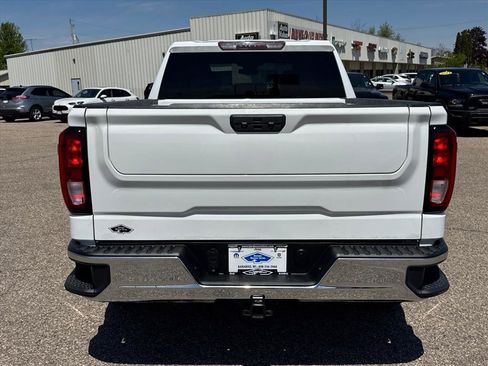 Used 2022 GMC Sierra 1500 SLE w/ Enhanced Capability Package AWD/4WD image 3