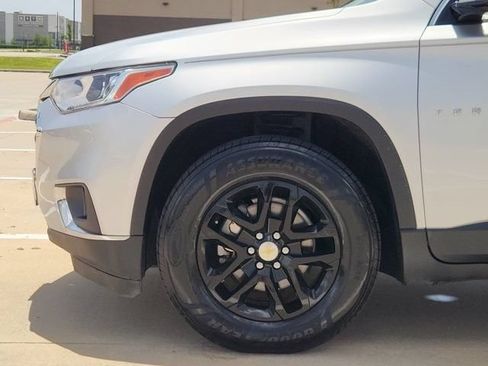 Used 2020 Chevrolet Traverse LT FWD image 8