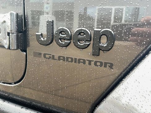 New 2026 Jeep Gladiator Sport image 18