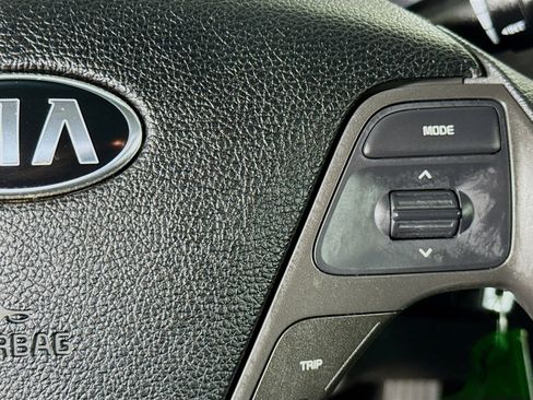 Used 2017 Kia Forte LX image 14