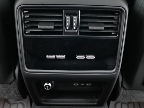 New 2026 Porsche Cayenne Coupe AWD/4WD image 8