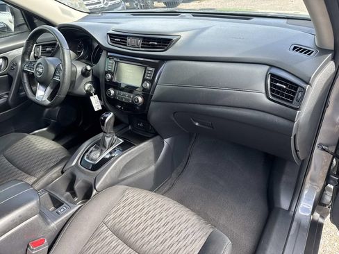 Used 2020 Nissan Rogue S w/ Special Edition Package FWD image 14