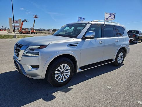 Used 2024 Nissan Armada SV image 2