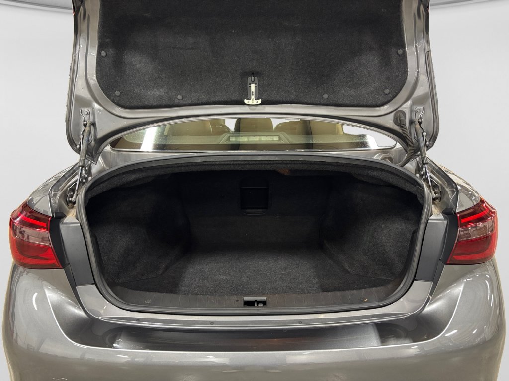 Used 2018 INFINITI Q50 Luxe RWD image 19