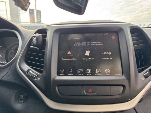 Used 2015 Jeep Cherokee Limited w/ Luxury Group image 27