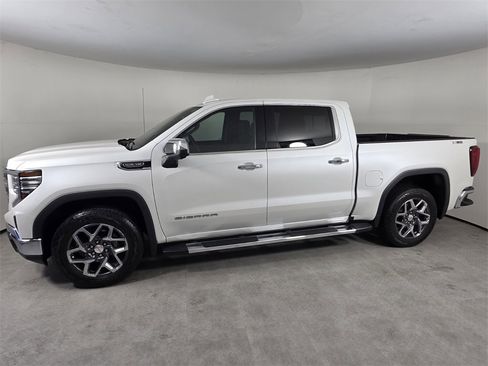 Used 2023 GMC Sierra 1500 SLT w/ SLT Premium Package image 7