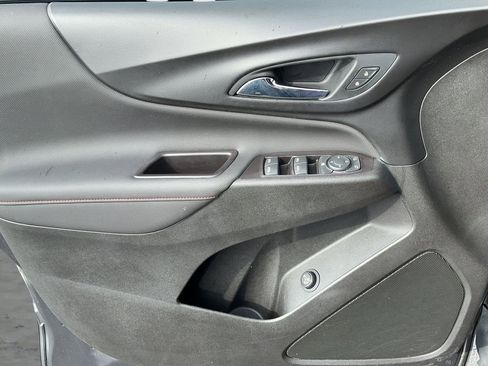 Used 2022 Chevrolet Equinox RS FWD image 12