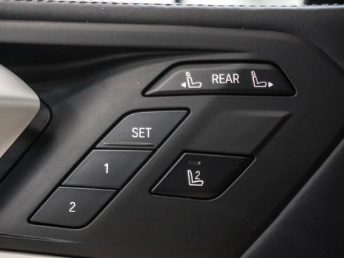 Used 2022 BMW X7 M50i w/ Dynamic Handling Package image 43