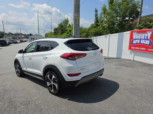 Used 2018 Hyundai Tucson Value AWD/4WD image 10