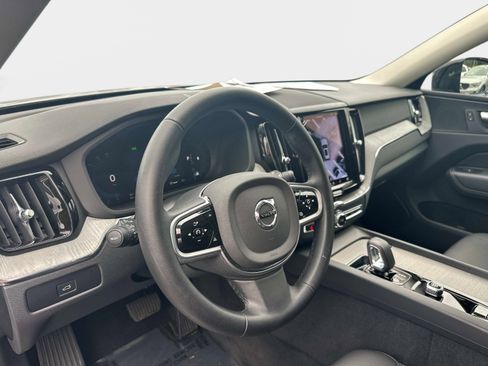 Certified 2025 Volvo XC60 B5 Plus image 17