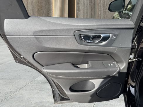 Used 2021 Volvo XC60 T5 Inscription image 24