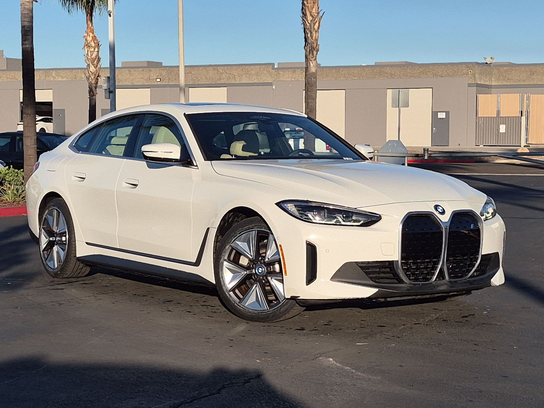 Used 2024 BMW i4 eDrive35 w/ Premium Package RWD image 2