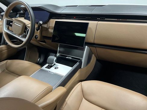 Used 2024 Land Rover Range Rover Long Wheelbase SE image 27