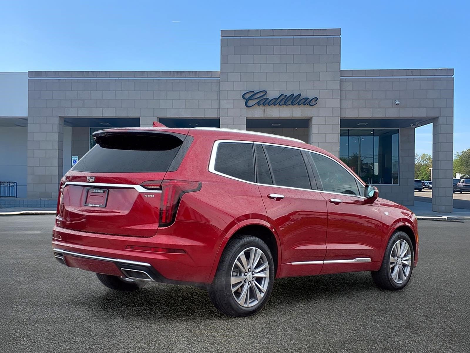 Used 2024 Cadillac XT6 Premium Luxury w/ LPO, Floor Liner Package AWD/4WD image 5
