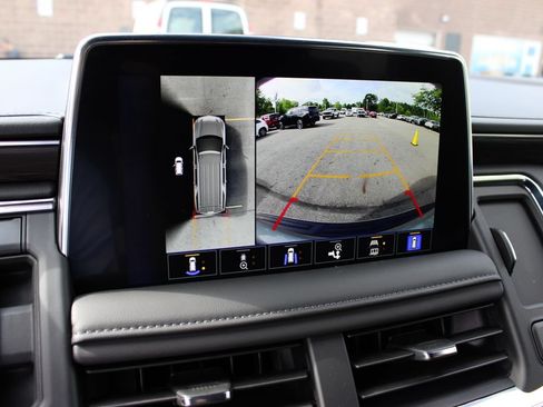 Used 2024 Chevrolet Suburban Z71 w/ Luxury Package AWD/4WD image 25