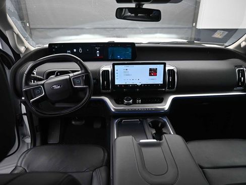 Used 2025 Ford Expedition Max Platinum image 18