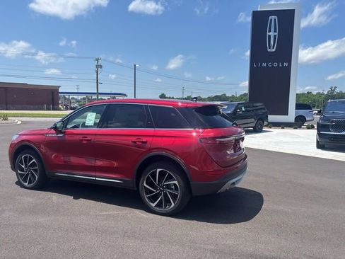 New 2025 Lincoln Corsair Reserve image 2