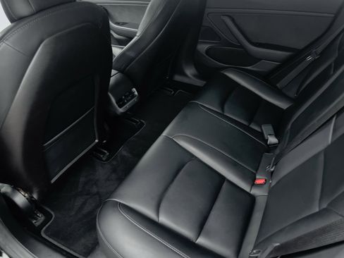 Used 2018 Tesla Model 3 Performance image 17