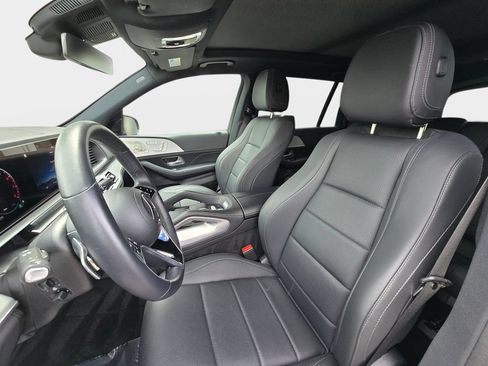 Used 2025 Mercedes-Benz GLS 450 4MATIC image 19