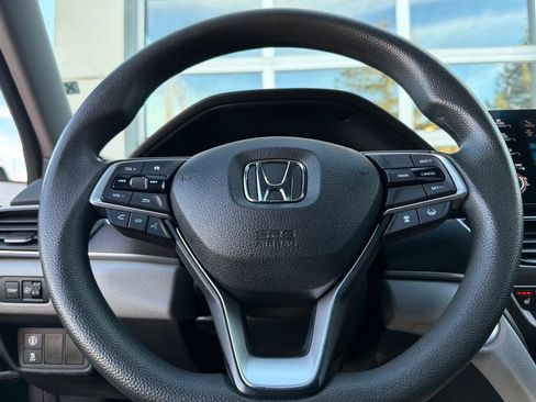 Used 2018 Honda Accord EX image 24