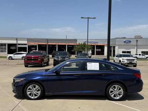 Used 2018 Honda Accord LX image 3