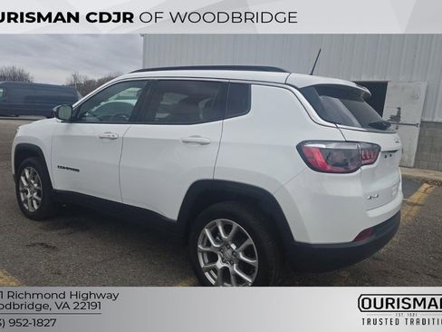 Used 2024 Jeep Compass Latitude w/ Sun and Sound Group image 7