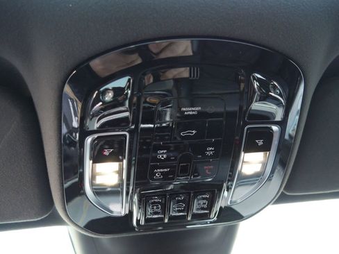 Used 2023 Maserati Grecale Modena image 49