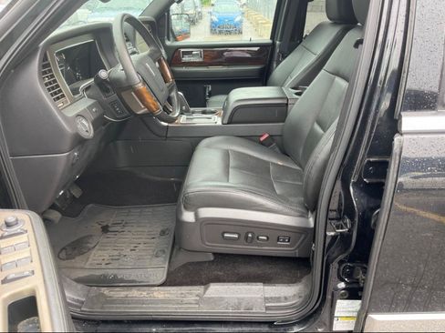 Used 2013 Lincoln Navigator L 4WD image 8