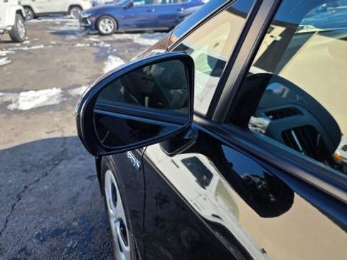 Used 2014 Toyota Prius Four image 33