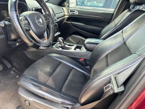 Used 2019 Jeep Grand Cherokee Altitude AWD/4WD image 10