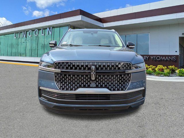 New 2027 Lincoln Navigator Premiere AWD/4WD image 9
