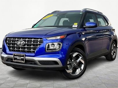 Used 2023 Hyundai Venue SEL w/ Cargo Package