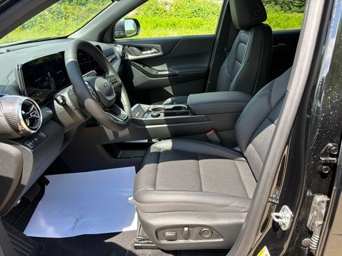 New 2026 Chevrolet Equinox LT w/ Convenience Package II FWD image 16
