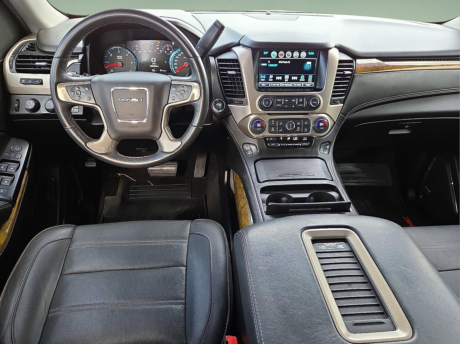 Used 2017 GMC Yukon Denali w/ Open Road Package AWD/4WD image 12