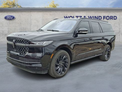 Used 2025 Lincoln Navigator L Reserve w/ Jet Appearance Package image 3