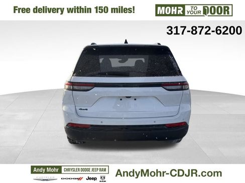 Used 2024 Jeep Grand Cherokee Altitude image 6