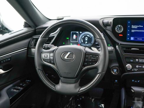 Used 2025 Lexus ES 300h FWD image 15