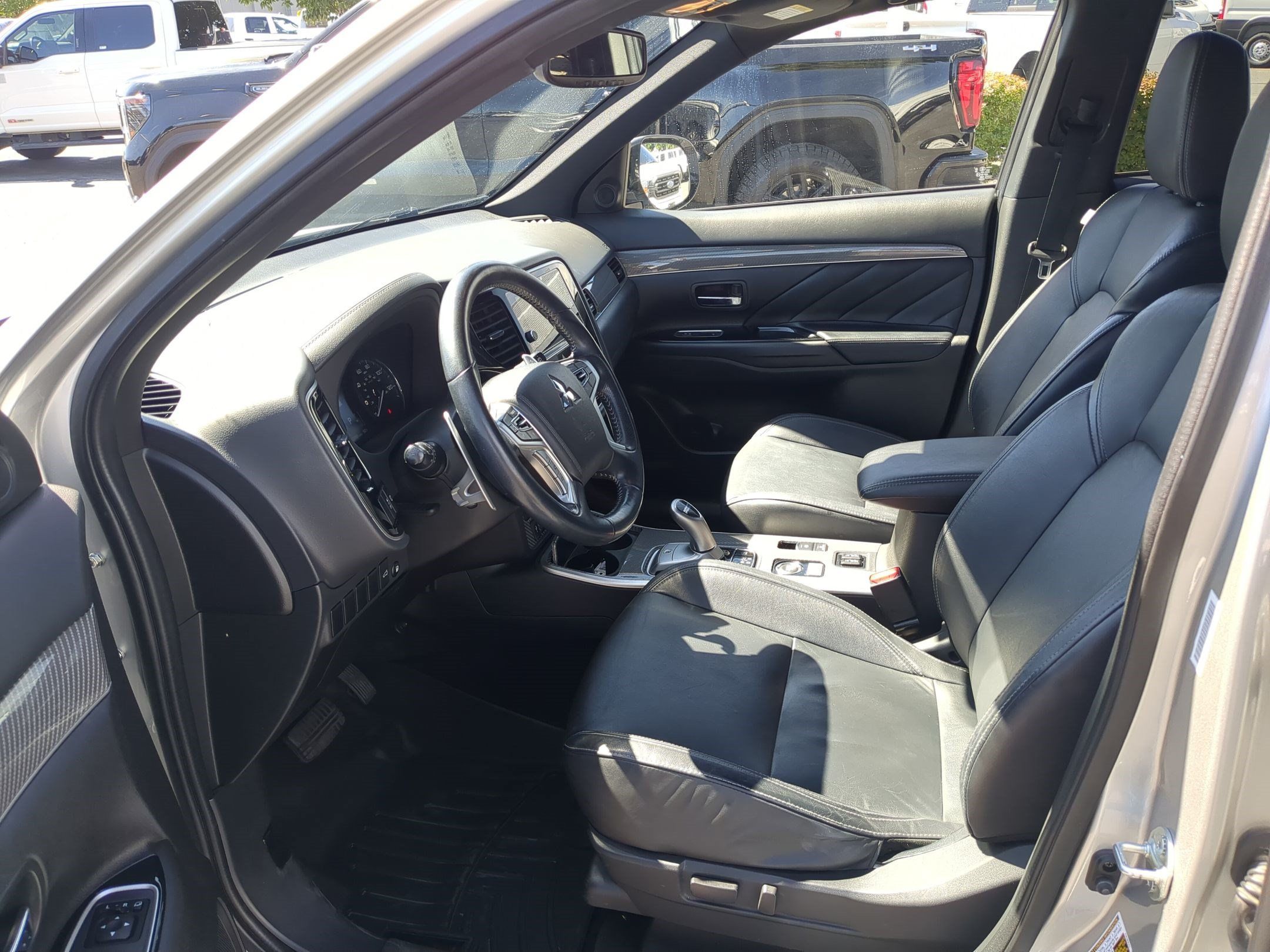 Used 2019 Mitsubishi Outlander SEL AWD/4WD image 17
