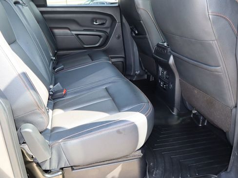 Used 2021 Nissan Titan PRO-4X w/ Pro-4x Convenience Package AWD/4WD image 18