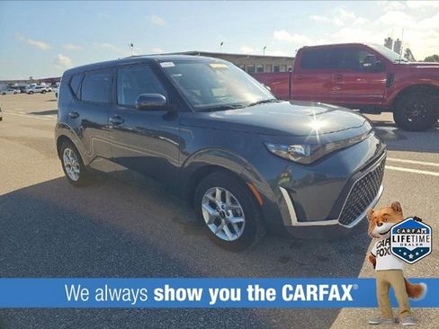 Used 2025 Kia Soul LX w/ LX Technology Package FWD image 2
